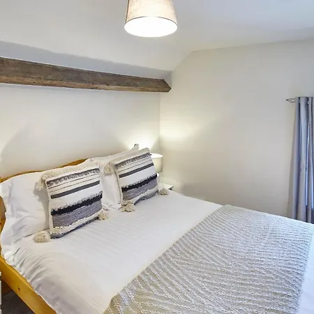 דירה Host & - Mel House Cottages